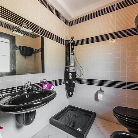 The Antique By Ps Вилла Голем