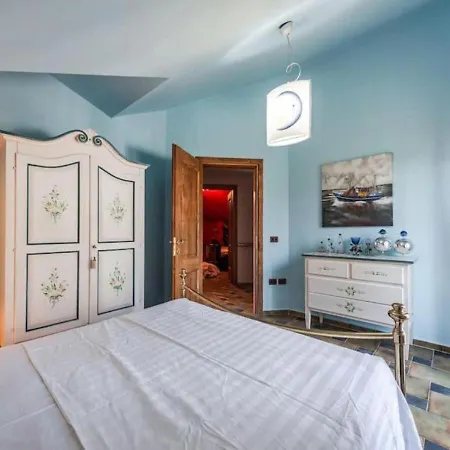 Willa The Antique By Ps *