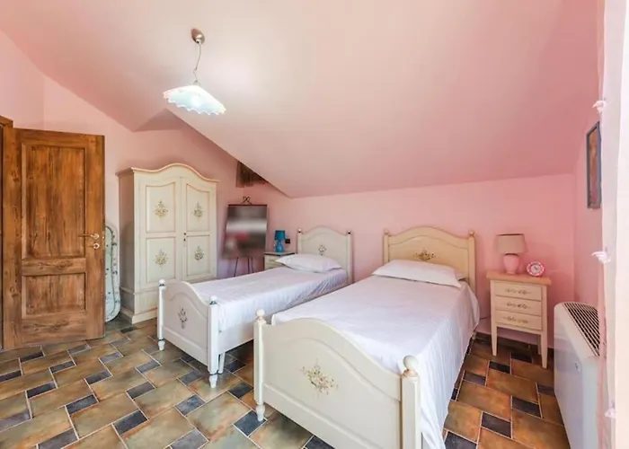 The Antique By Ps Willa