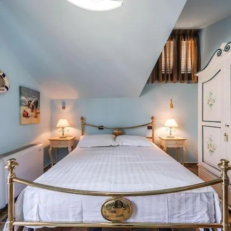 The Antique By Ps Villa Golem (Tirana)