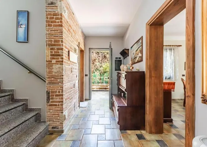 Villa The Antique By Ps Golem (Tirana)